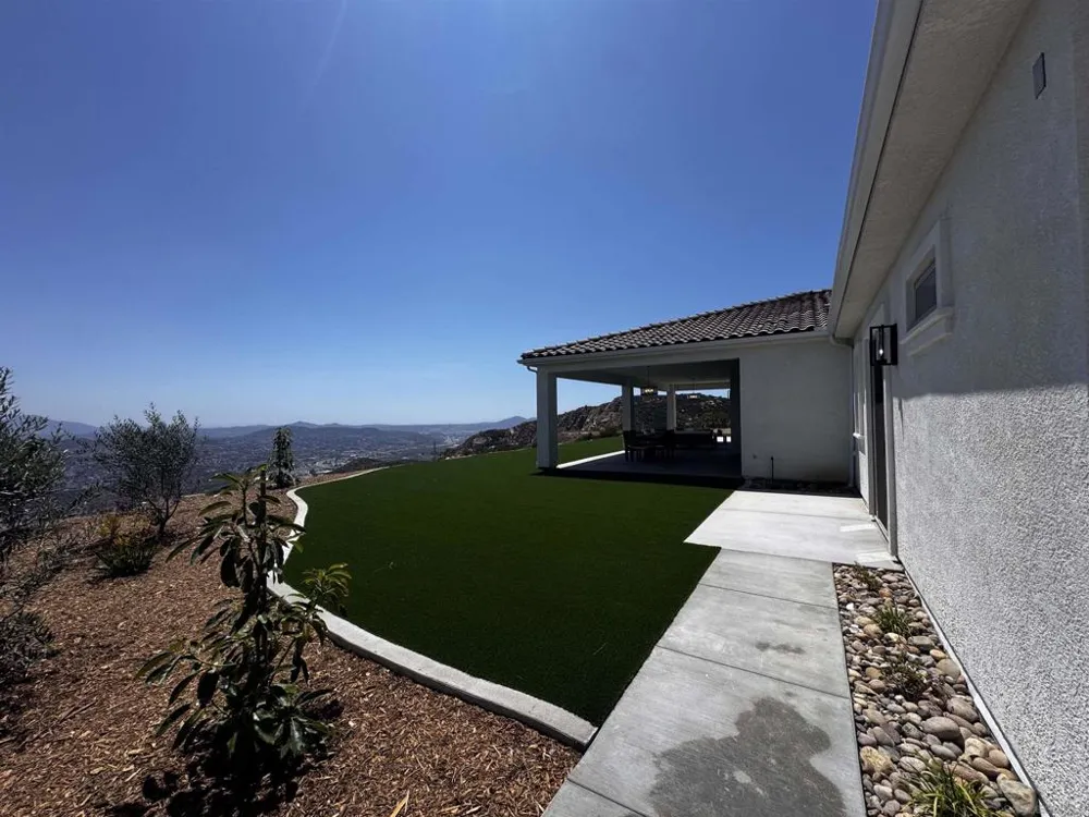 11631 Via Trevi Lakeside, CA 92040