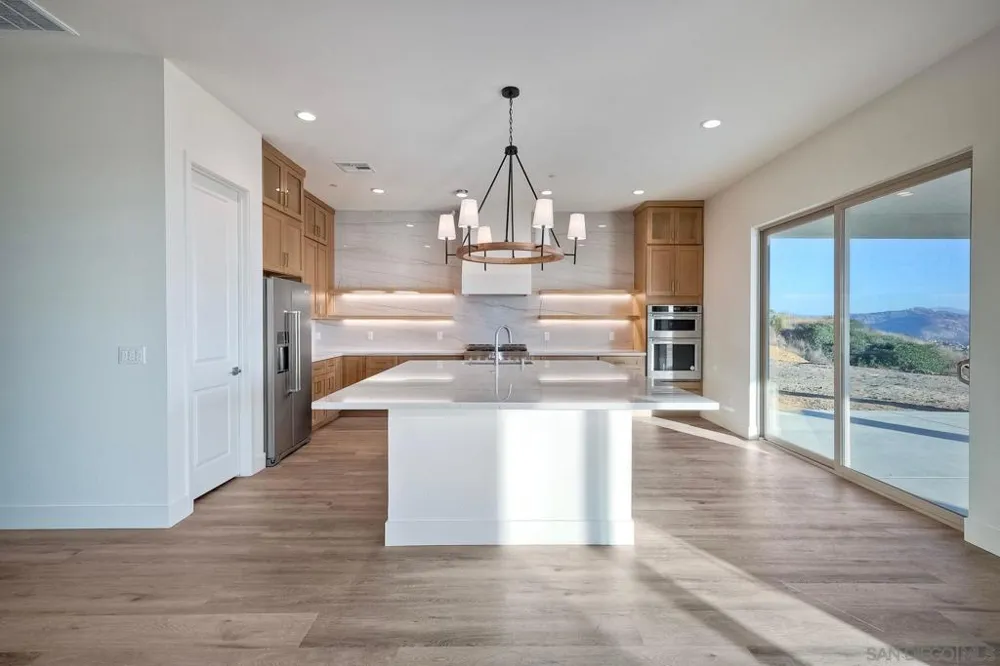 11631 Via Trevi Lakeside, CA 92040
