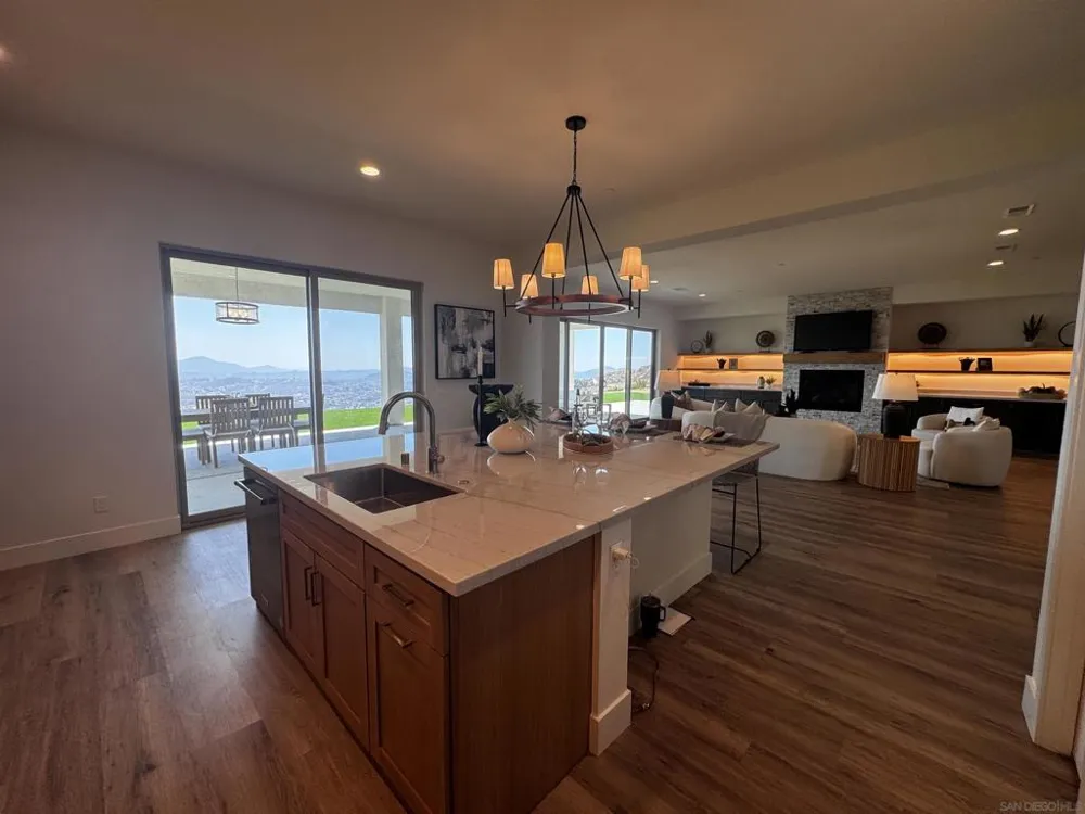 11631 Via Trevi Lakeside, CA 92040