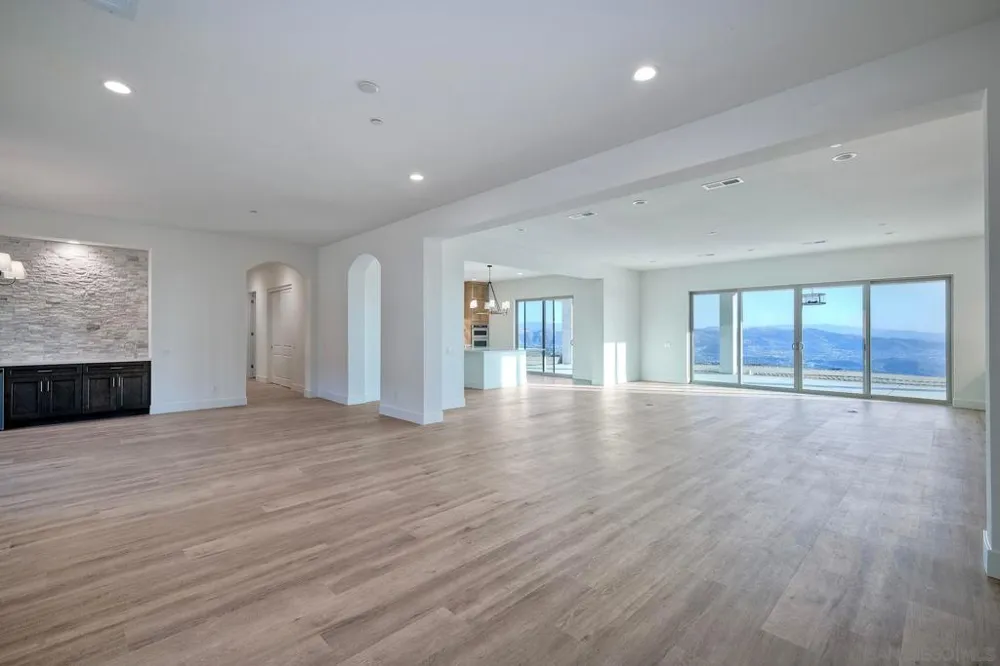 11631 Via Trevi Lakeside, CA 92040