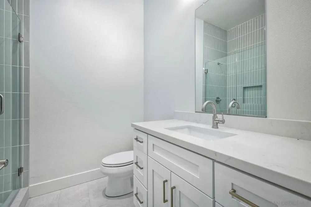 11631 Via Trevi Lakeside, CA 92040