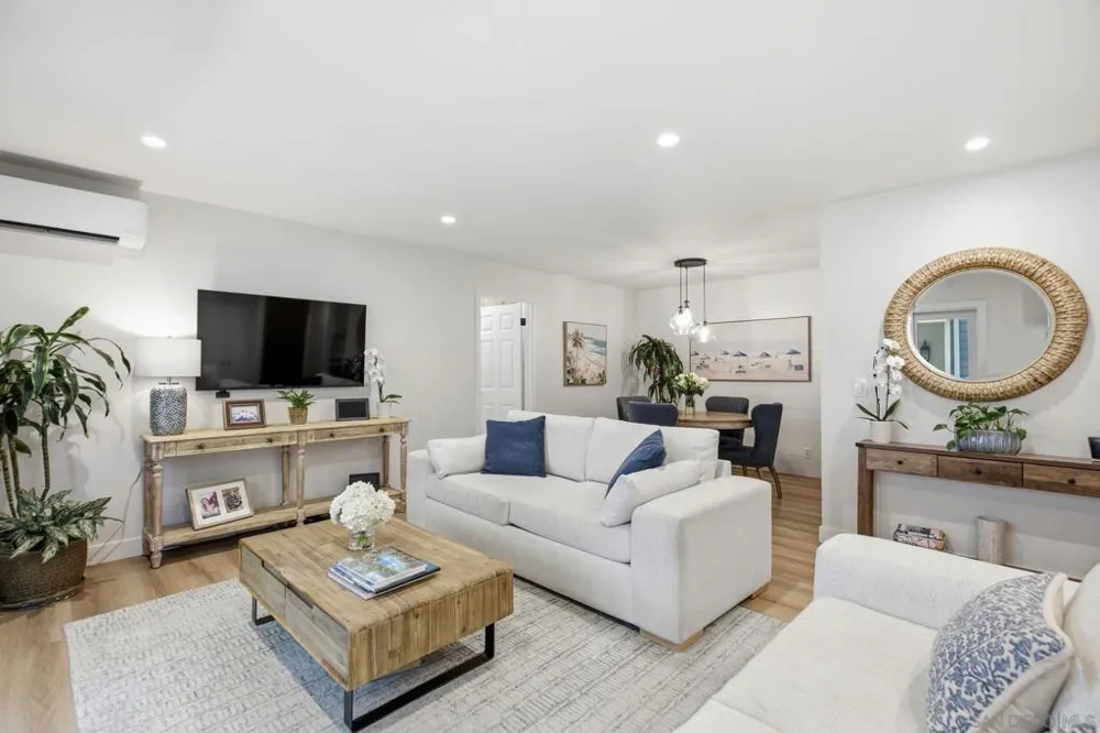 858 E Ave Coronado, CA 92118