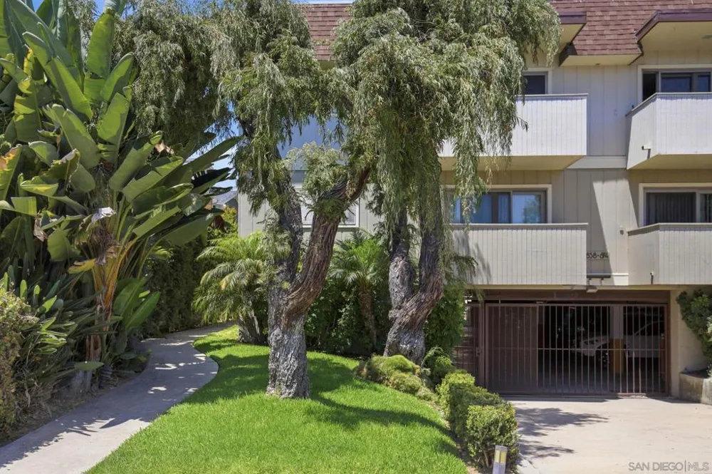 858 E Ave Coronado, CA 92118