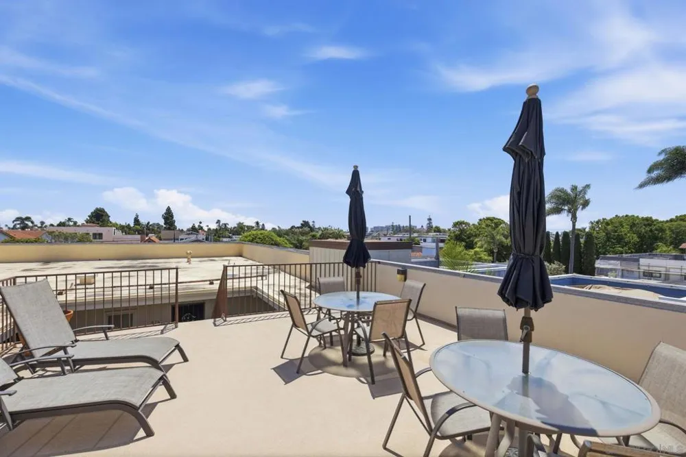 858 E Ave Coronado, CA 92118