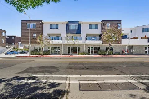 4100 Voltaire St #210