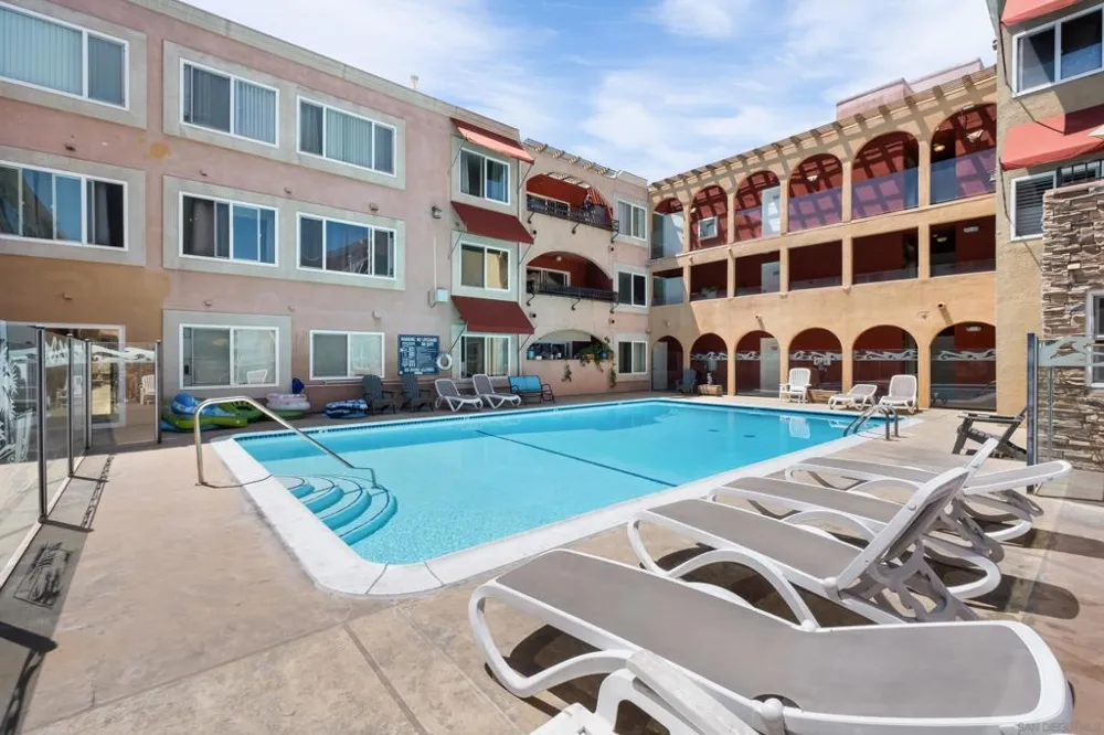 860 Turquoise #132 San Diego, CA 92109