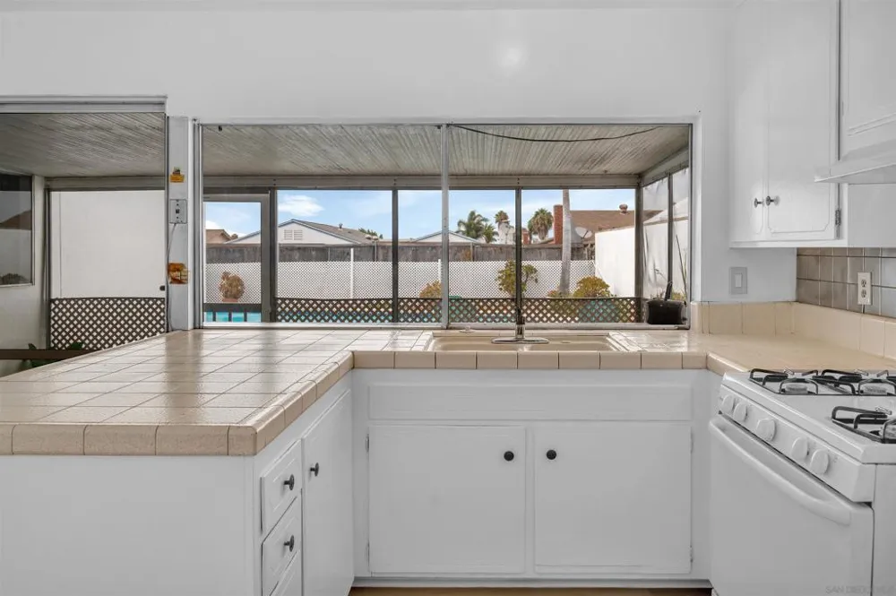 4046 GLADING San Diego, CA 92154