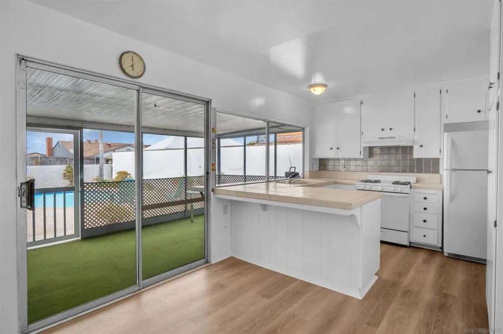 4046 GLADING San Diego, CA 92154