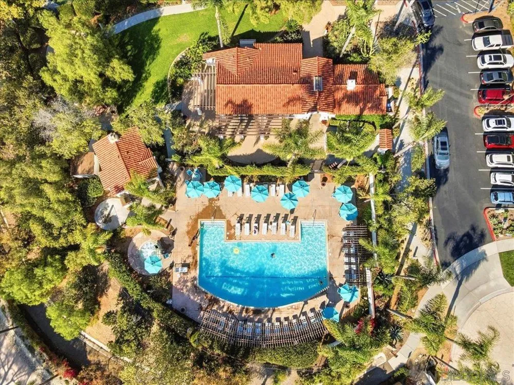 6015 Paseo Salinero Carlsbad, CA 92009