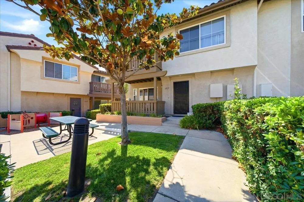 6015 Paseo Salinero Carlsbad, CA 92009