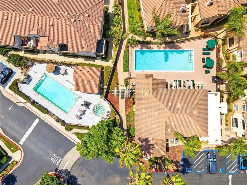 6015 Paseo Salinero Carlsbad, CA 92009