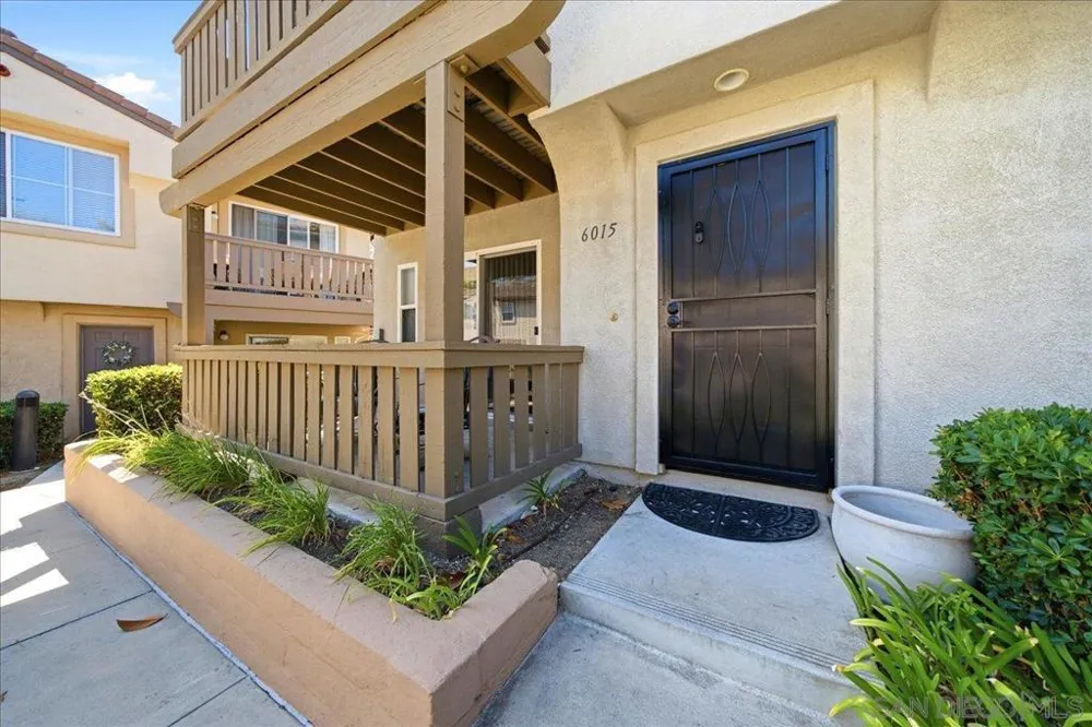 6015 Paseo Salinero Carlsbad, CA 92009