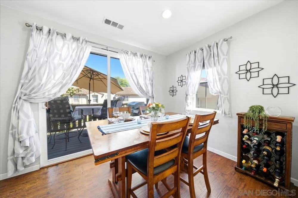 6015 Paseo Salinero Carlsbad, CA 92009