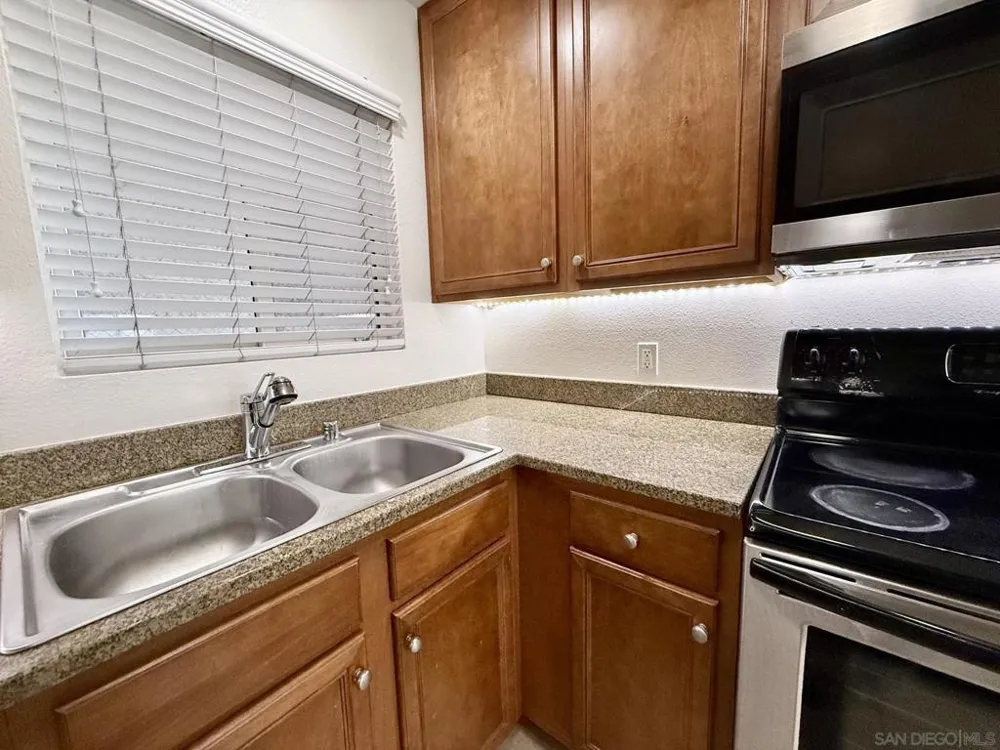 1756 Essex St #305 San Diego, CA 92103