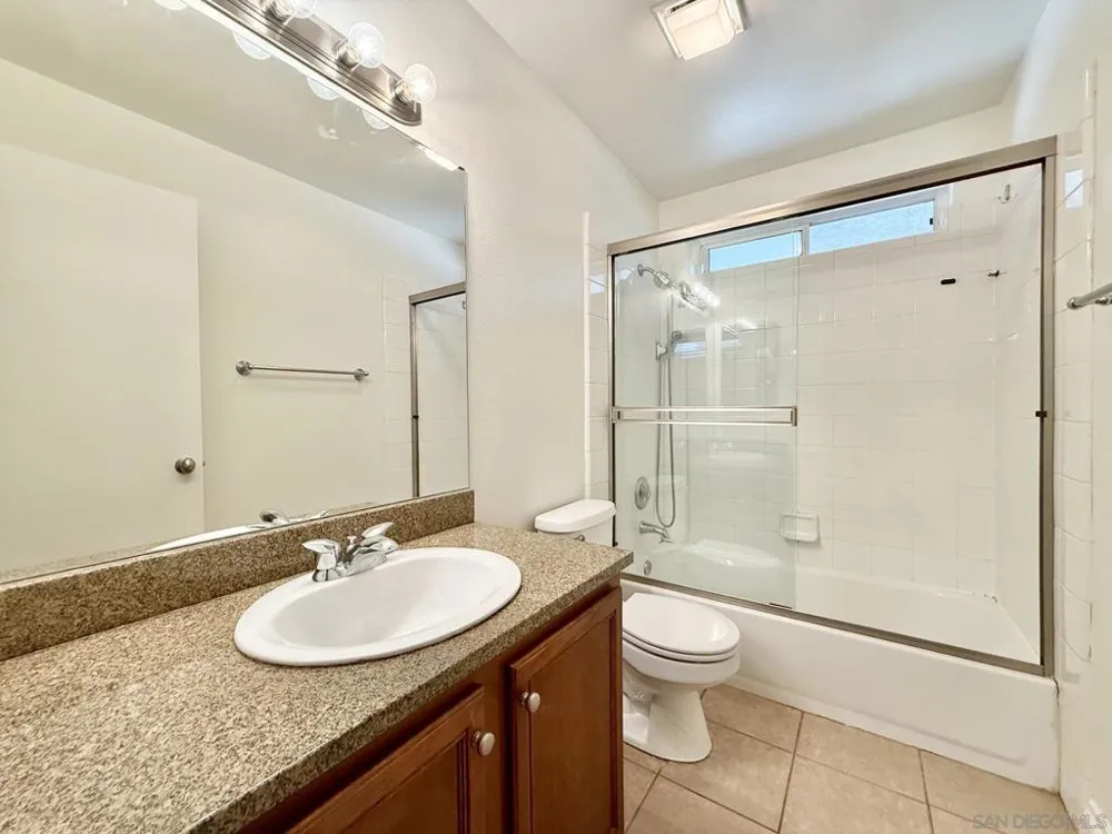 1756 Essex St #305 San Diego, CA 92103