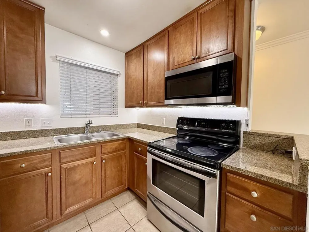 1756 Essex St #305 San Diego, CA 92103