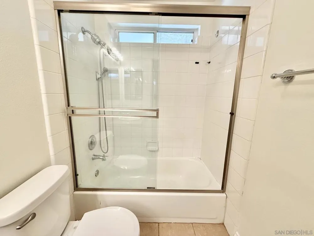 1756 Essex St #305 San Diego, CA 92103