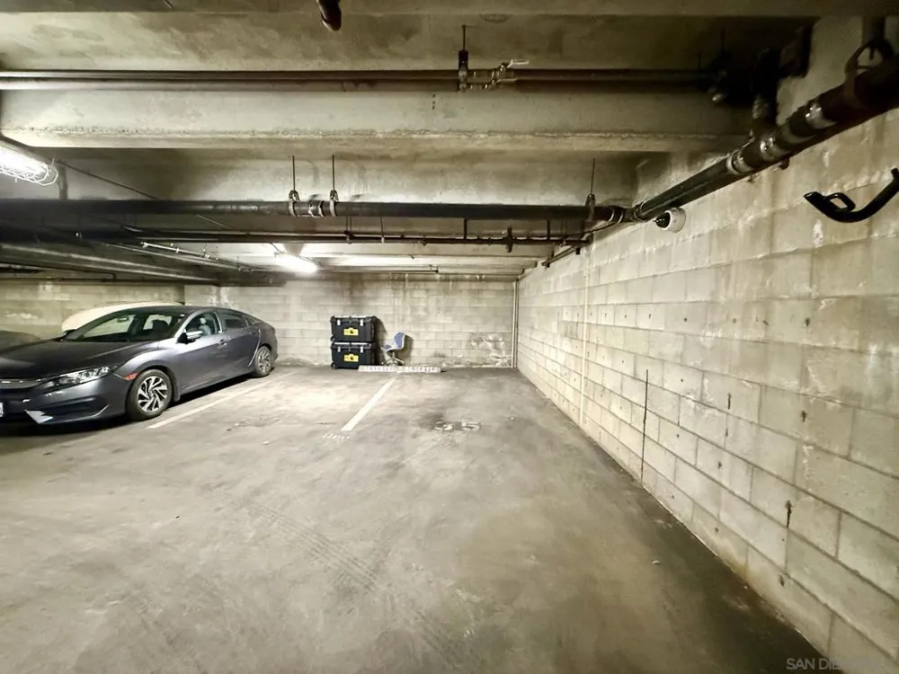 1756 Essex St #305 San Diego, CA 92103
