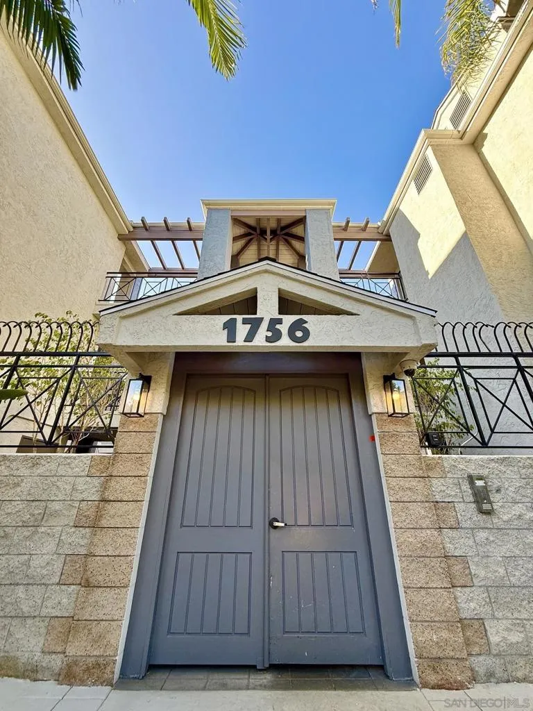 1756 Essex St #305 San Diego, CA 92103