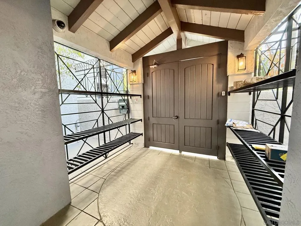 1756 Essex St #305 San Diego, CA 92103