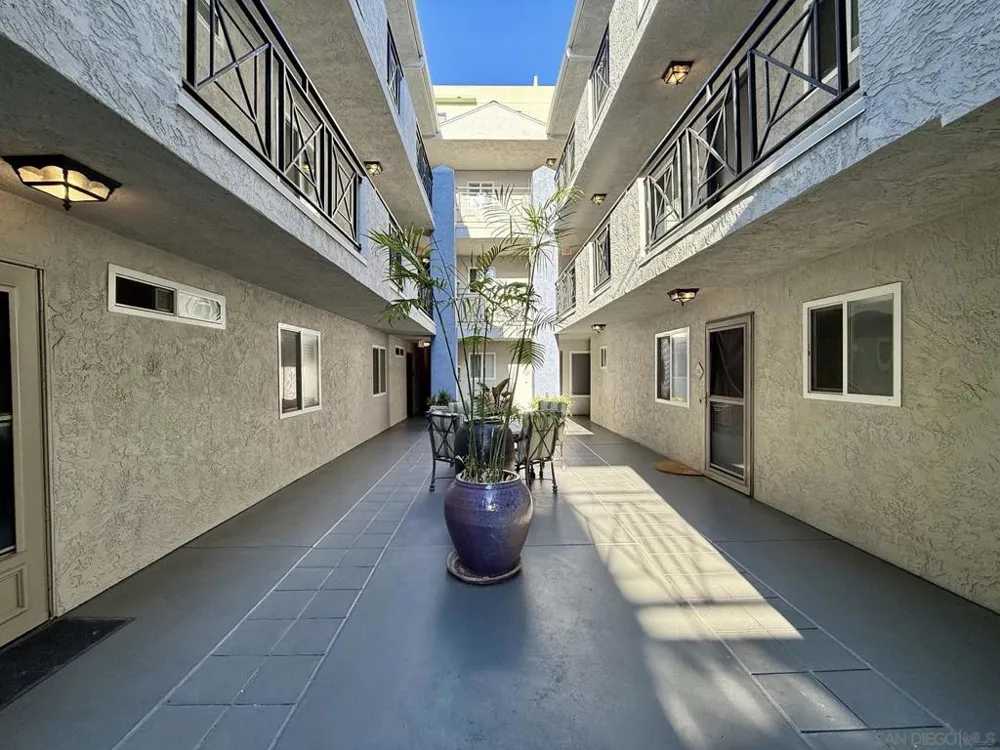 1756 Essex St #305 San Diego, CA 92103