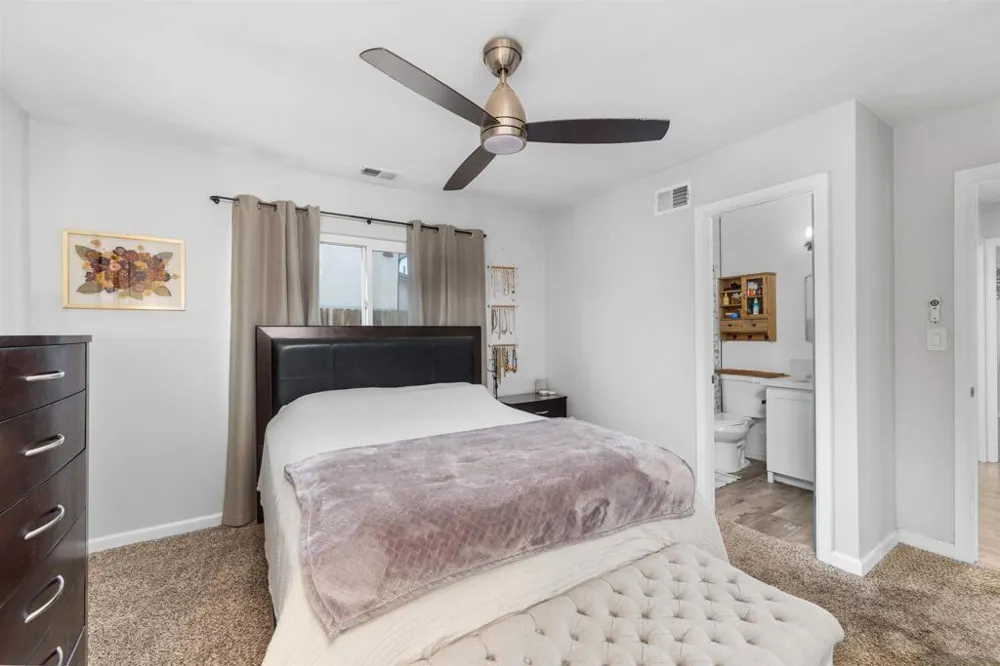 10056 Woodpark Santee, CA 92071