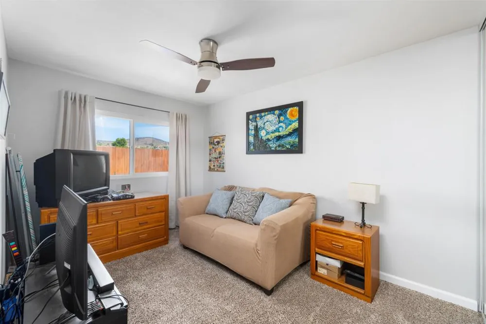 10056 Woodpark Santee, CA 92071