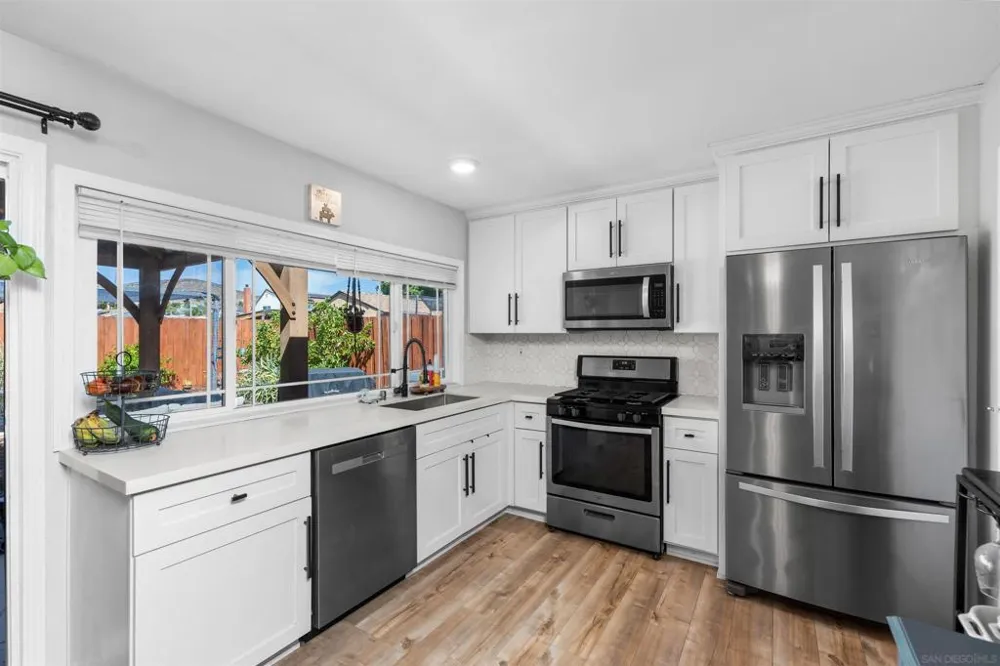 10056 Woodpark Santee, CA 92071