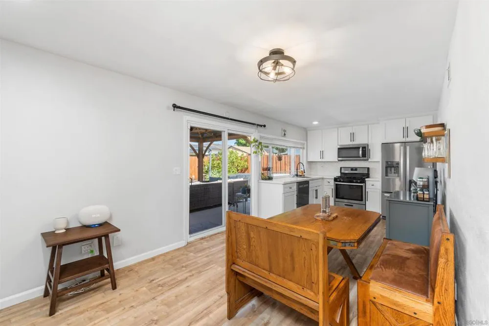 10056 Woodpark Santee, CA 92071