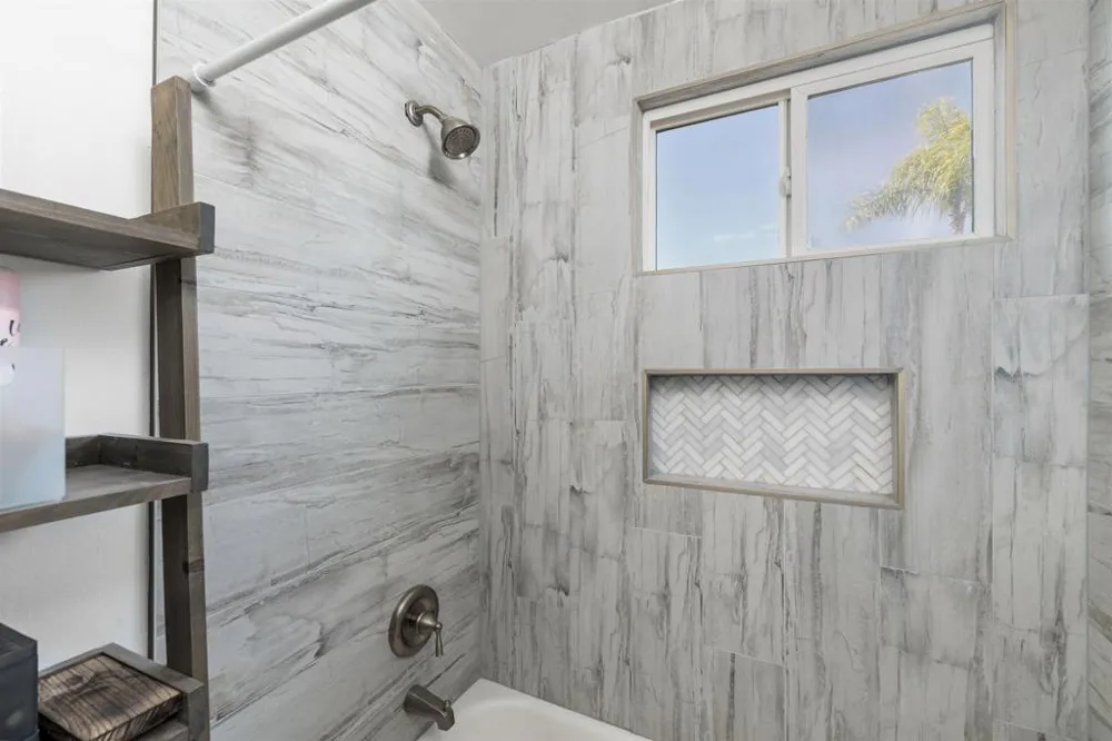 10056 Woodpark Santee, CA 92071