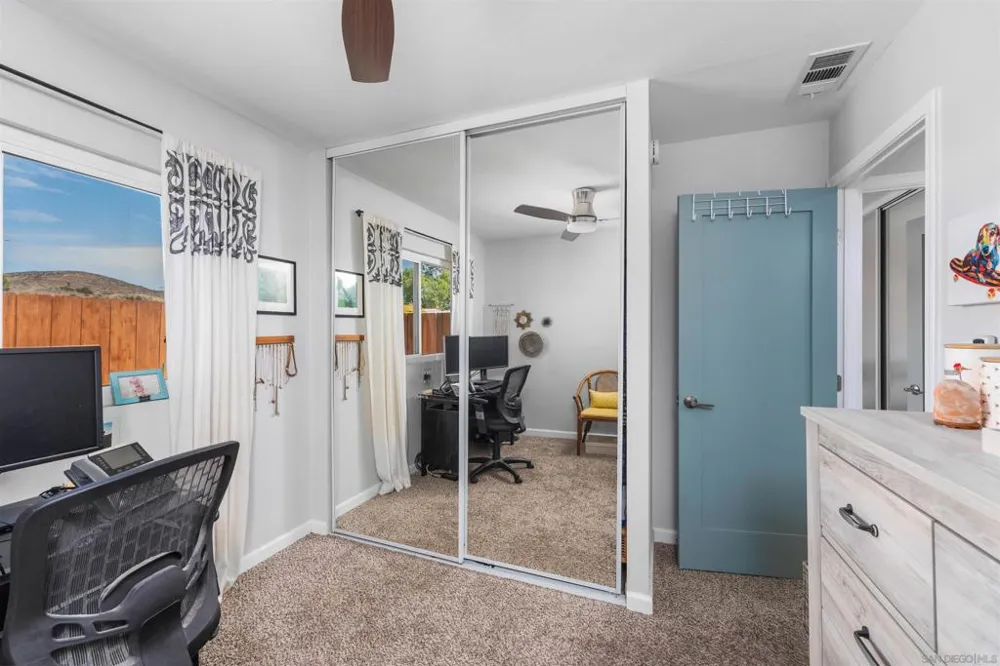10056 Woodpark Santee, CA 92071