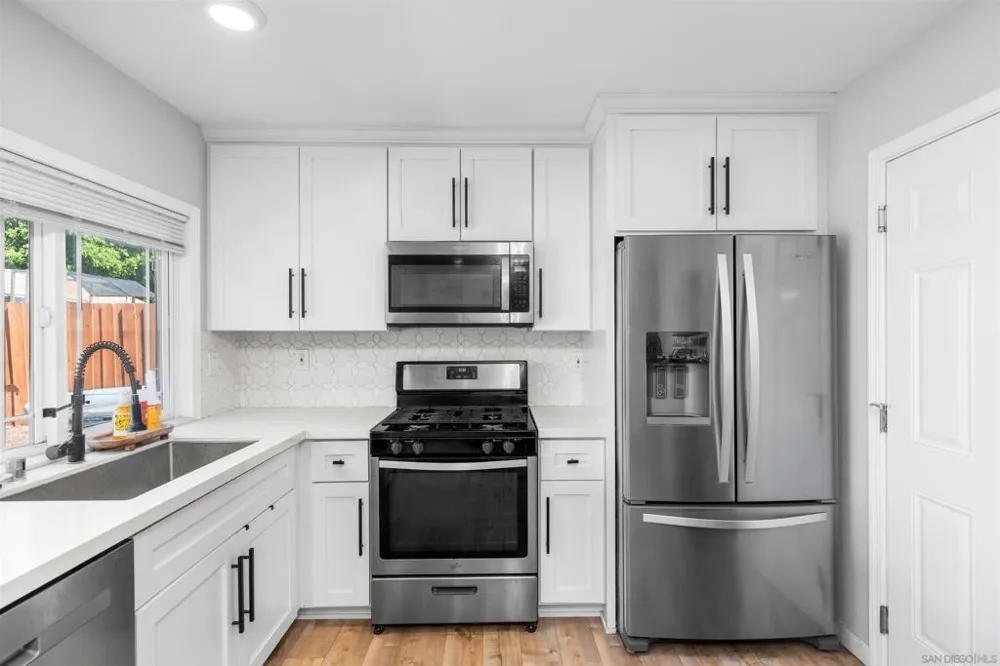10056 Woodpark Santee, CA 92071