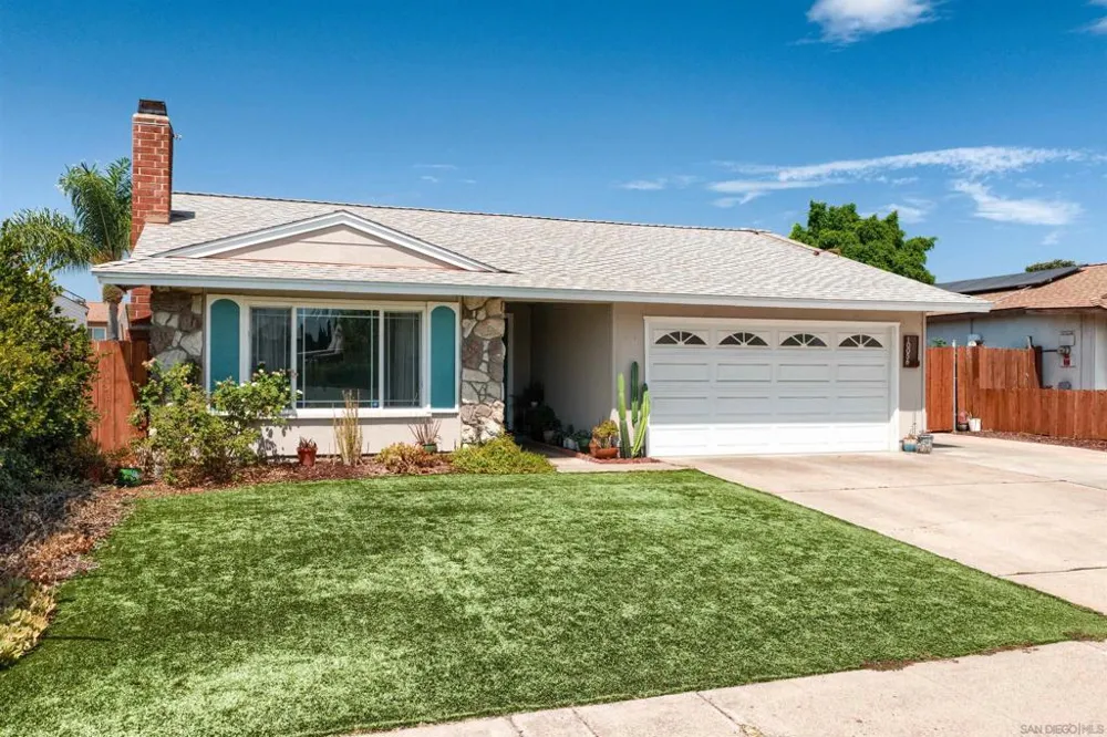 10056 Woodpark Santee, CA 92071