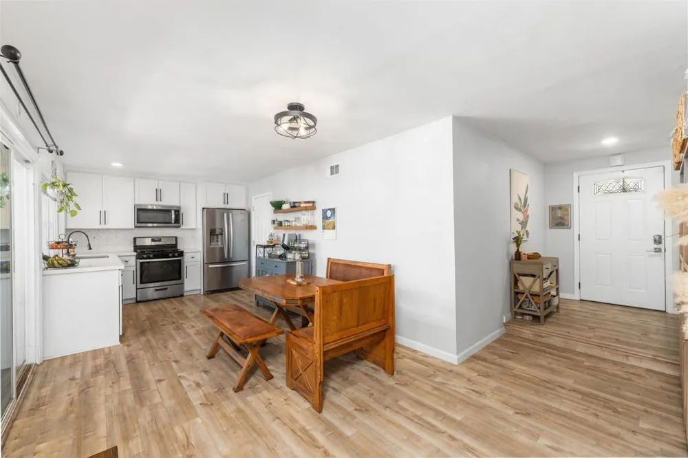 10056 Woodpark Santee, CA 92071