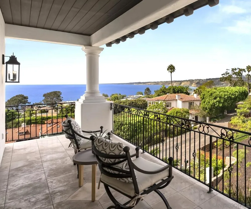 1745 Amalfi St La Jolla, CA 92037