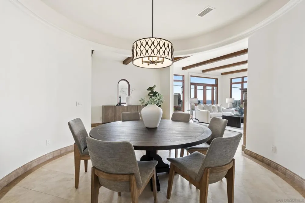 1745 Amalfi St La Jolla, CA 92037