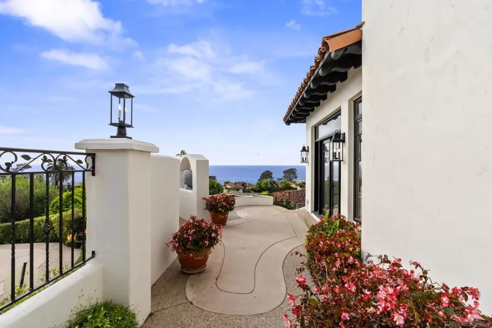 1745 Amalfi St La Jolla, CA 92037
