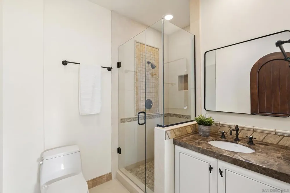 1745 Amalfi St La Jolla, CA 92037