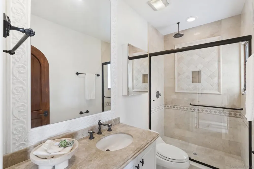 1745 Amalfi St La Jolla, CA 92037