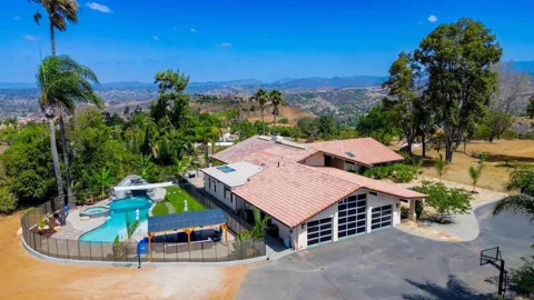 30410 Calle La Reina