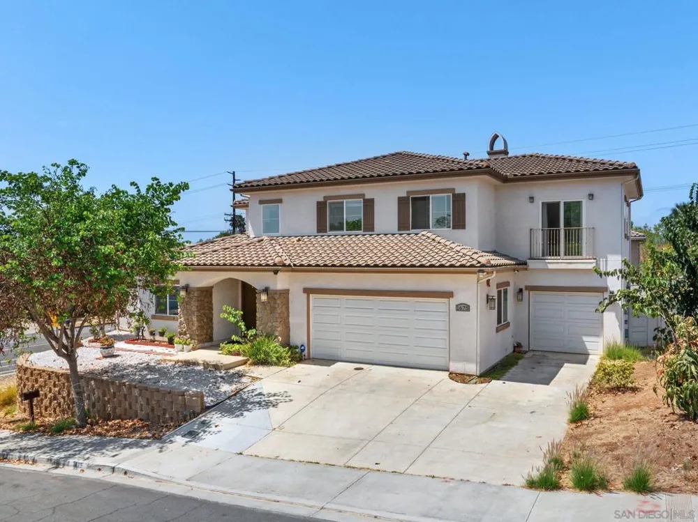 1675 Felicita Escondido, CA 92025