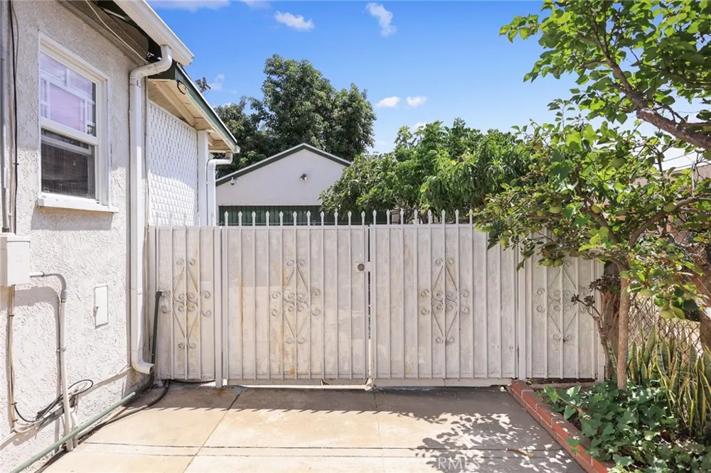 1300 South Date Avenue Alhambra, CA 91803