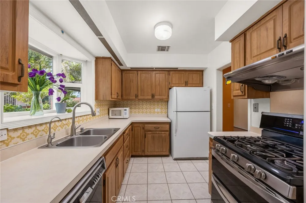 1300 South Date Avenue Alhambra, CA 91803