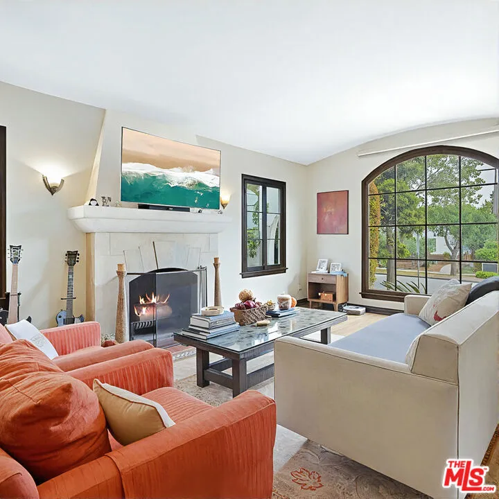 2317 Pearl Street Santa Monica, CA 90405