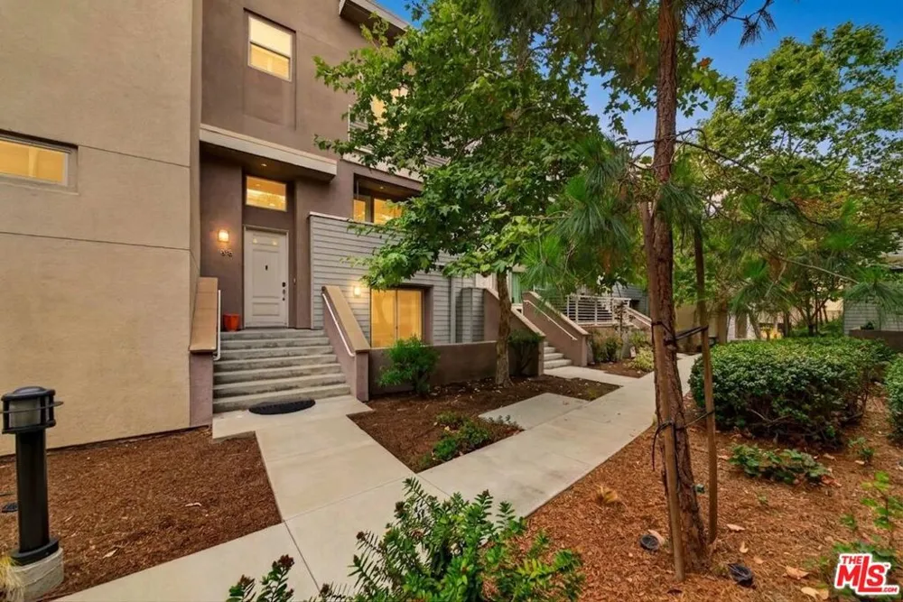 676 Colorado Circle Carson, CA 90745