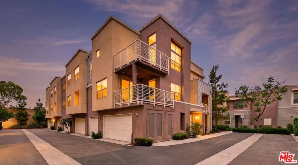 676 Colorado Circle Carson, CA 90745