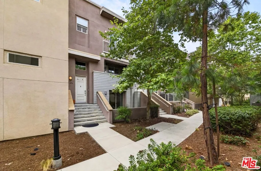 676 Colorado Circle Carson, CA 90745
