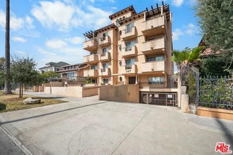 147 Berendo Street #203