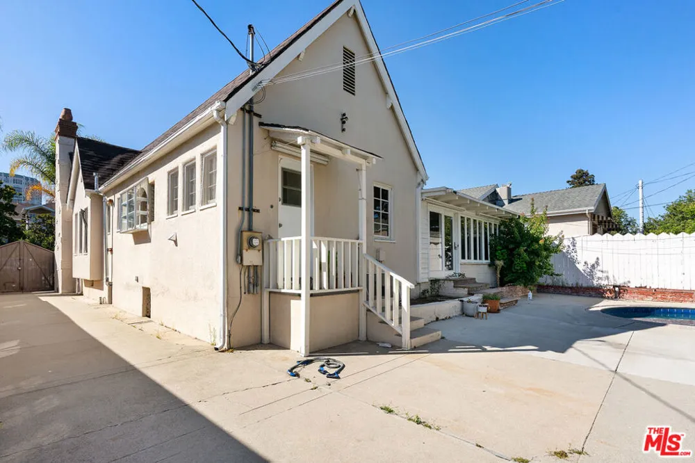 10530 Kinnard Avenue Los Angeles, CA 90024