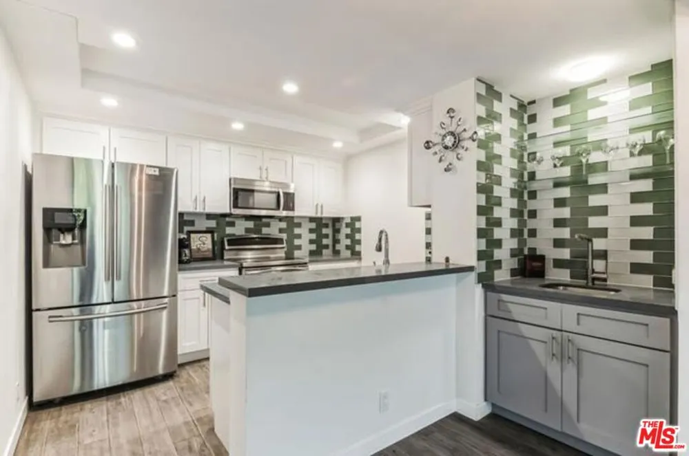 10535 Wilshire Boulevard #404 Los Angeles, CA 90024